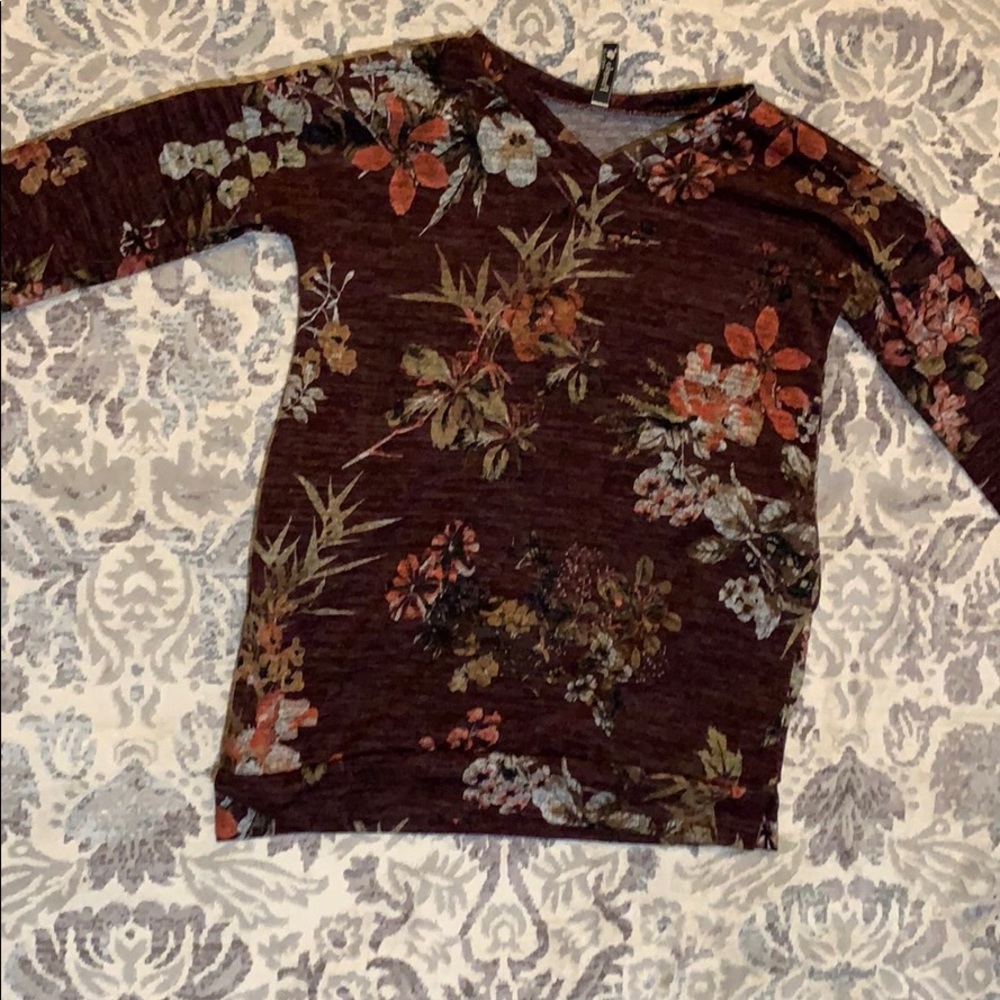 a cuteee floral maroon shirt, perfect with legging